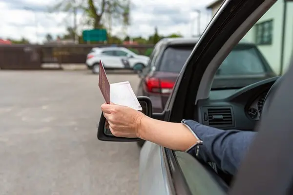 Restricciones de la Tarjeta de Cruce Fronterizo